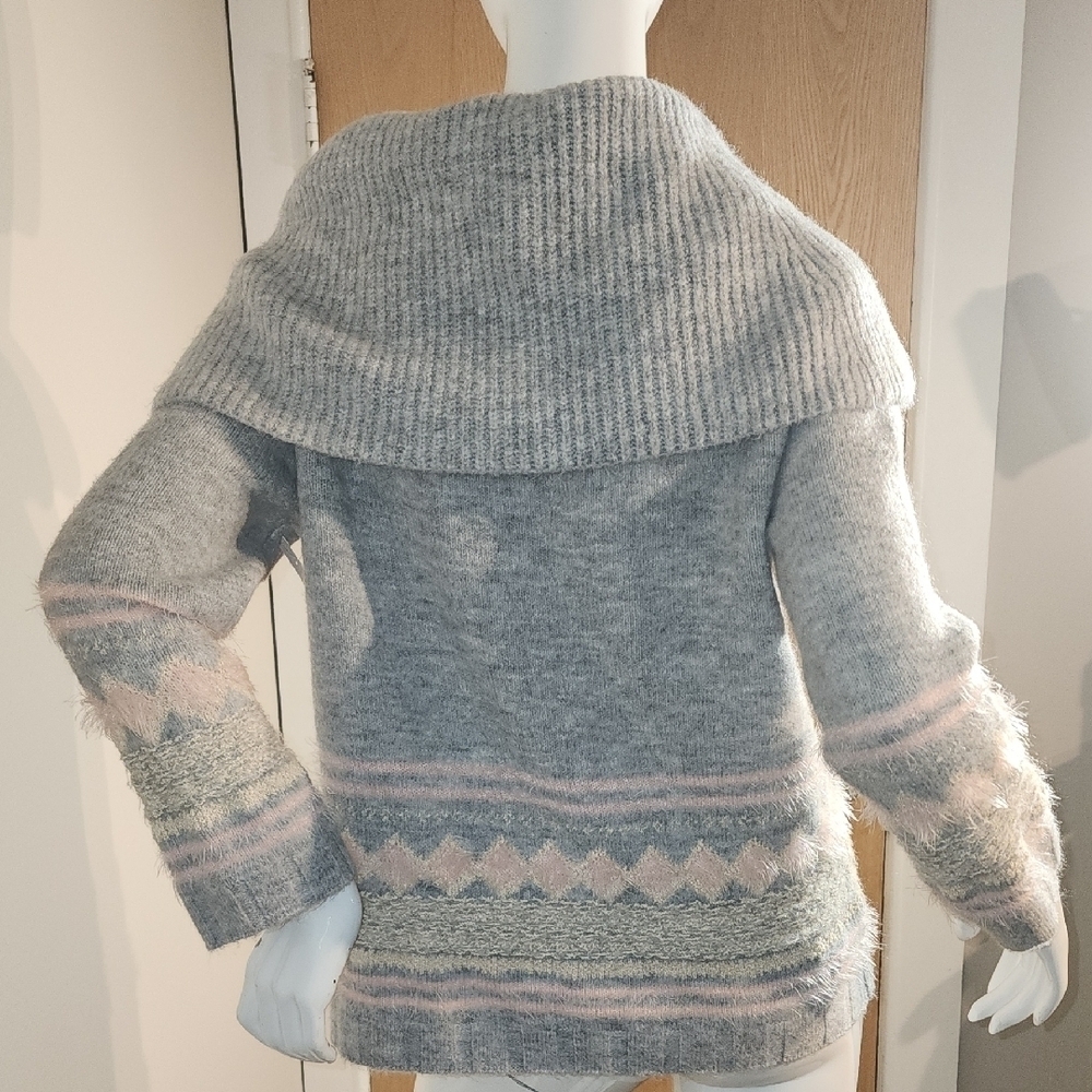 Caslon Gray Sweater with Pink and Cream Accents - Picture 7 of 8